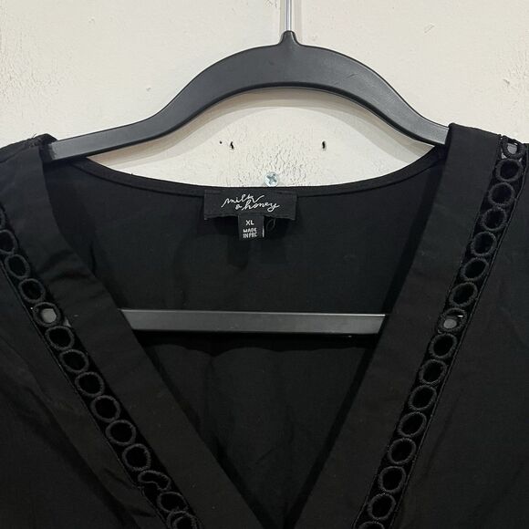 Milk & Honey Women’s Black Faux Wrap Top Size XL - Picture 3 of 4